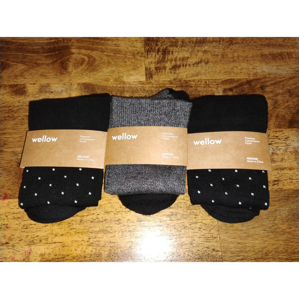 NEW Wellow Premium Compression Socks Medium (LOT OF 3)